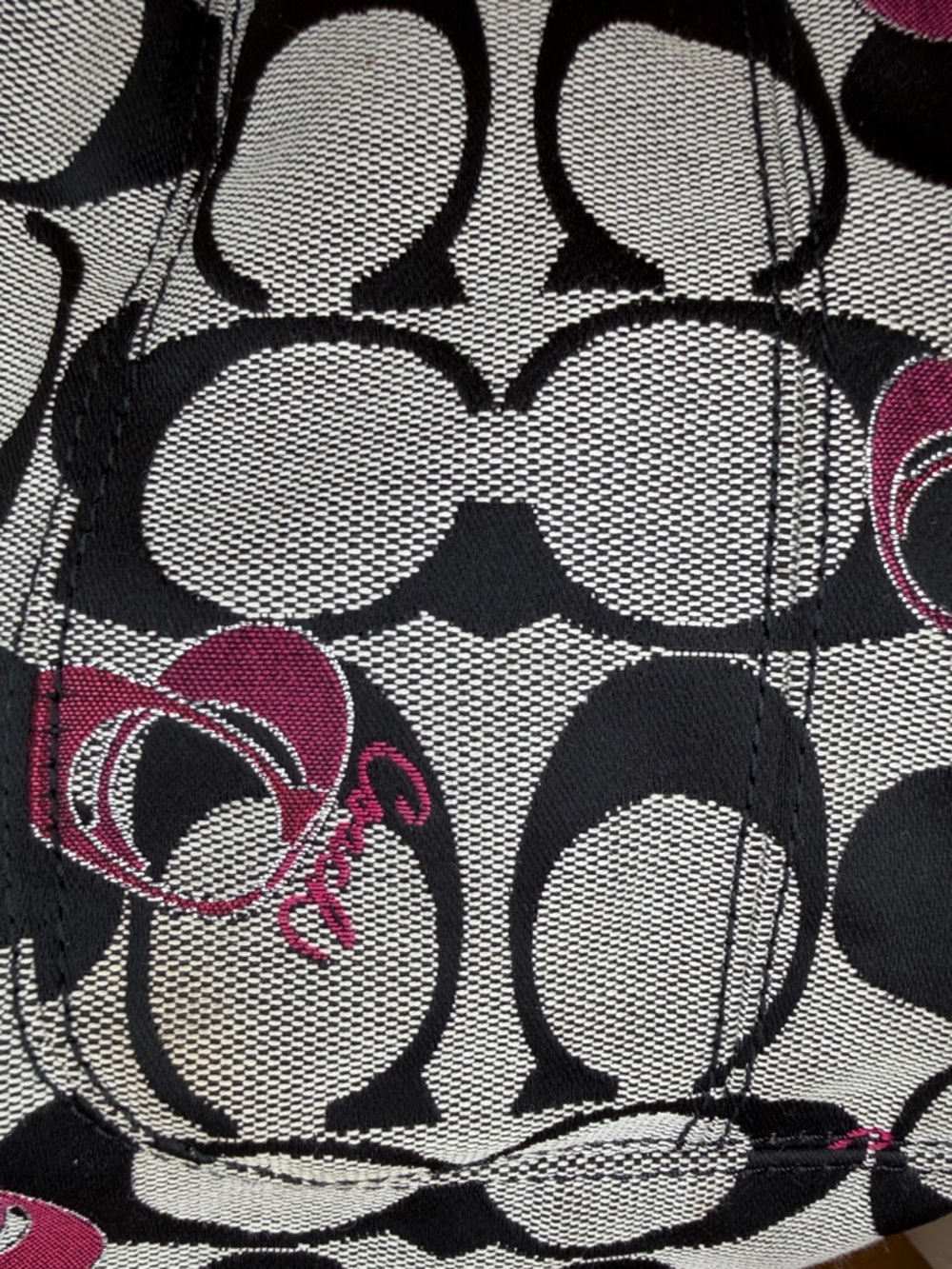 Coach POPPY Like new shoulder, bag grey & black logo,burgundy interior17X14 - Picture 4 of 14